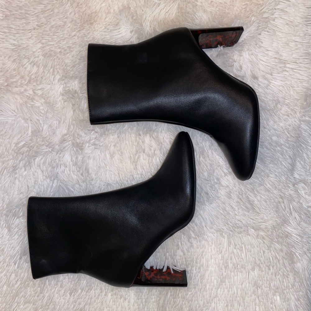 Ankle boots NEVER WORN